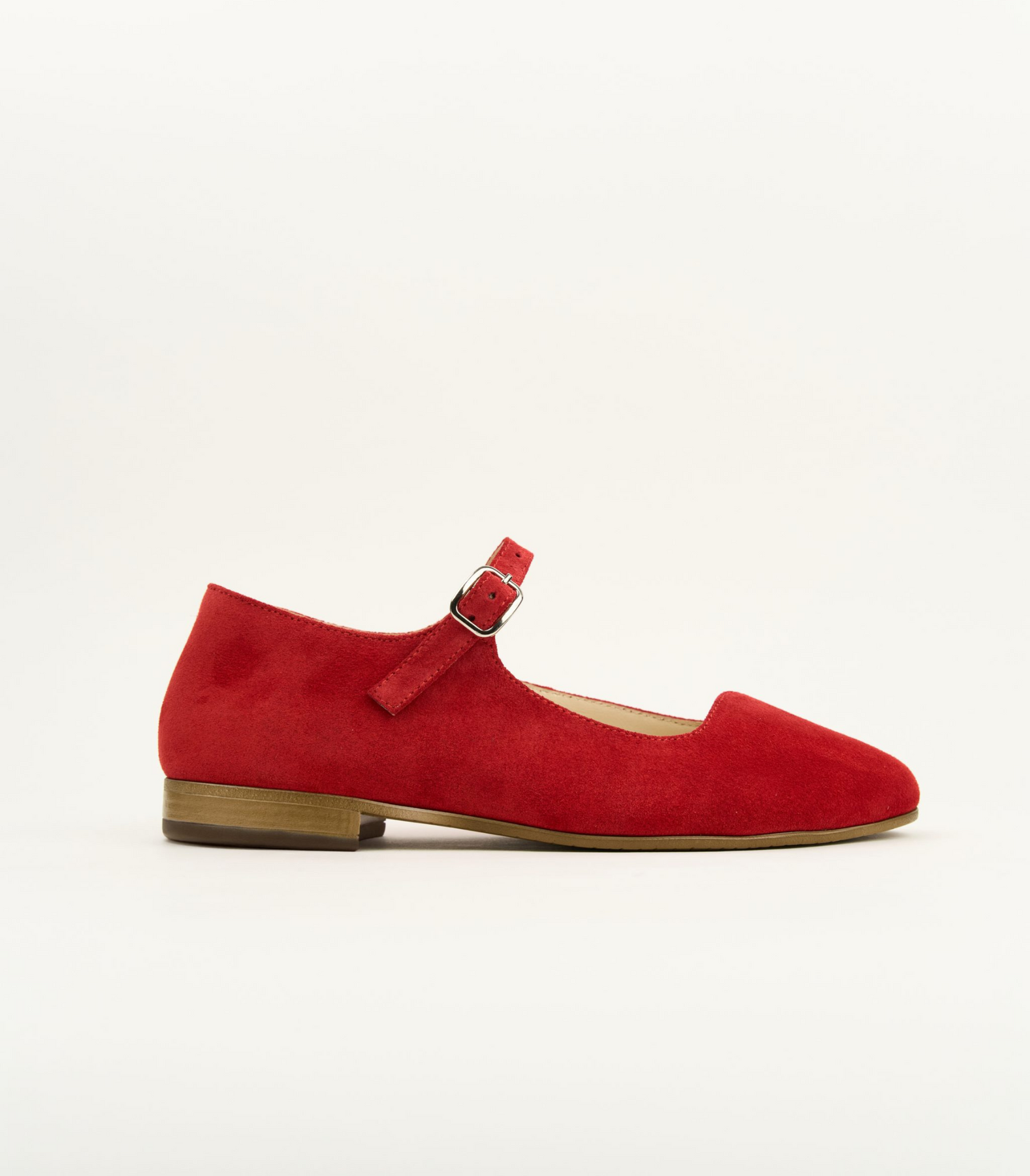 Red suede Mary Janes with wavy cut