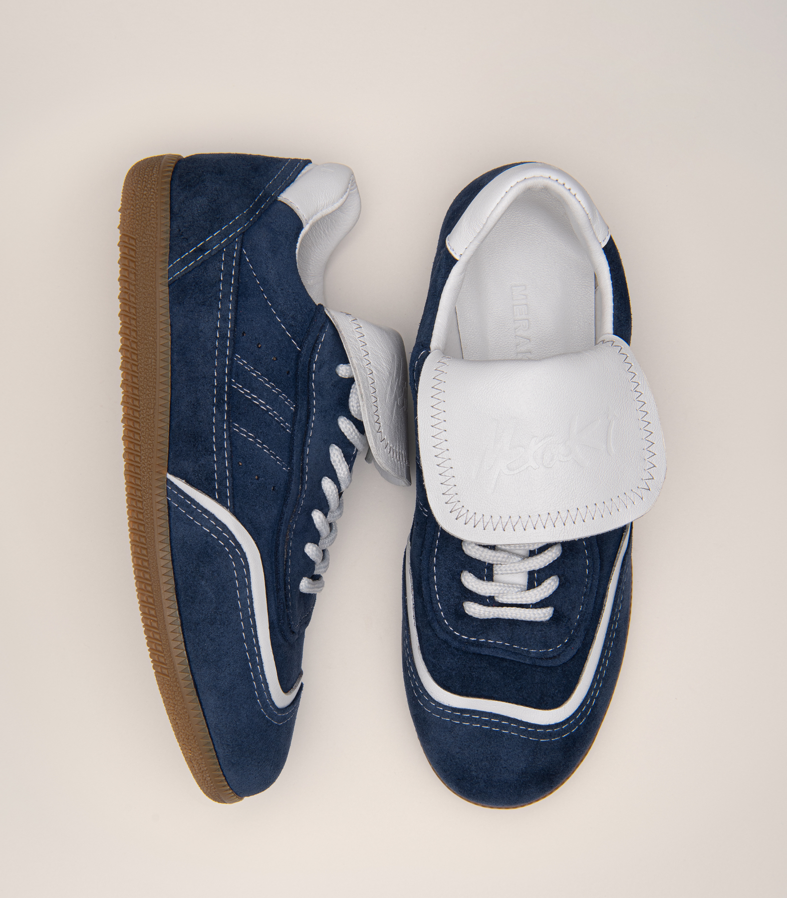 Galaxy wavy sneakers