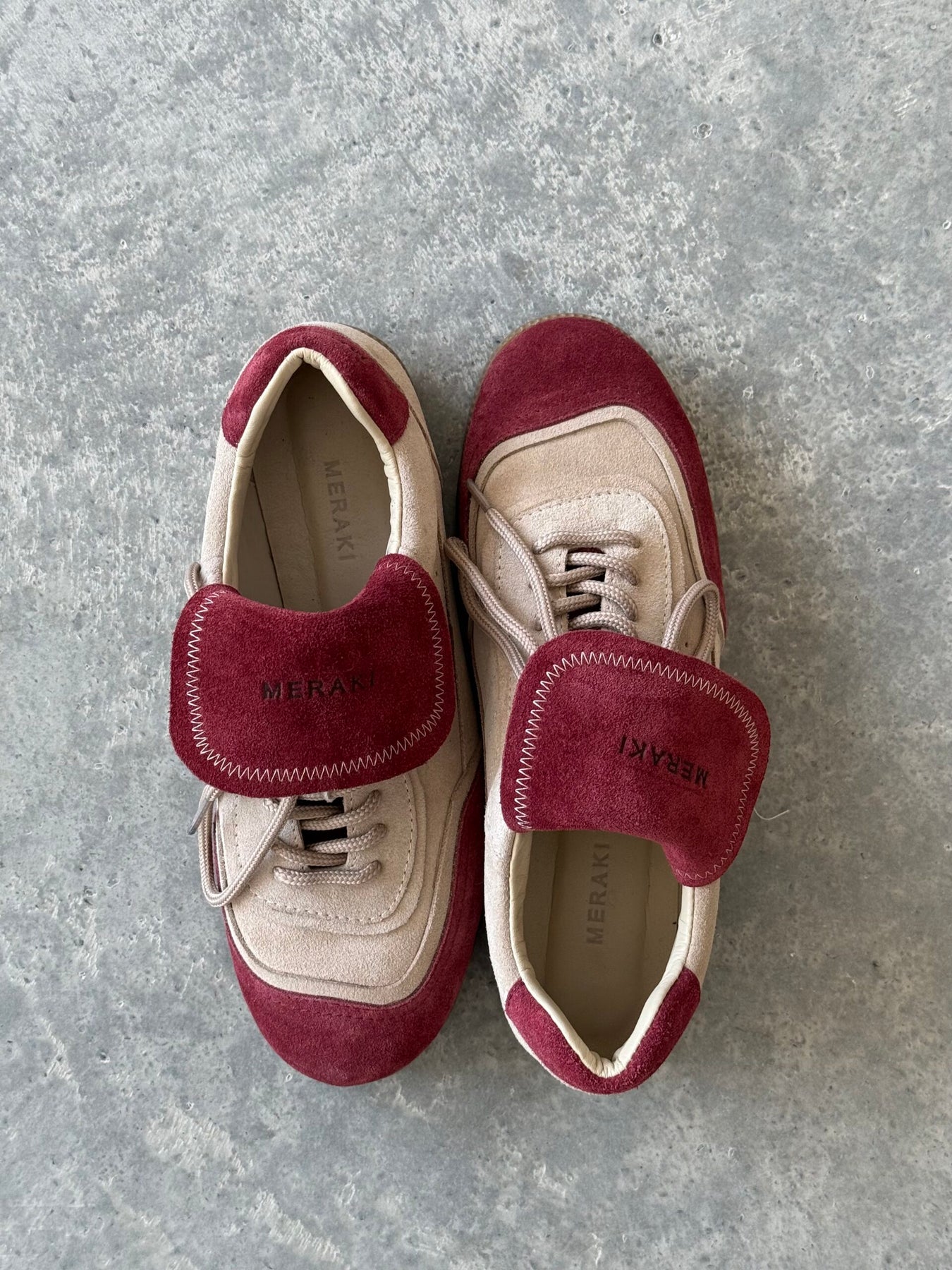 Sandstone wavy sneakers