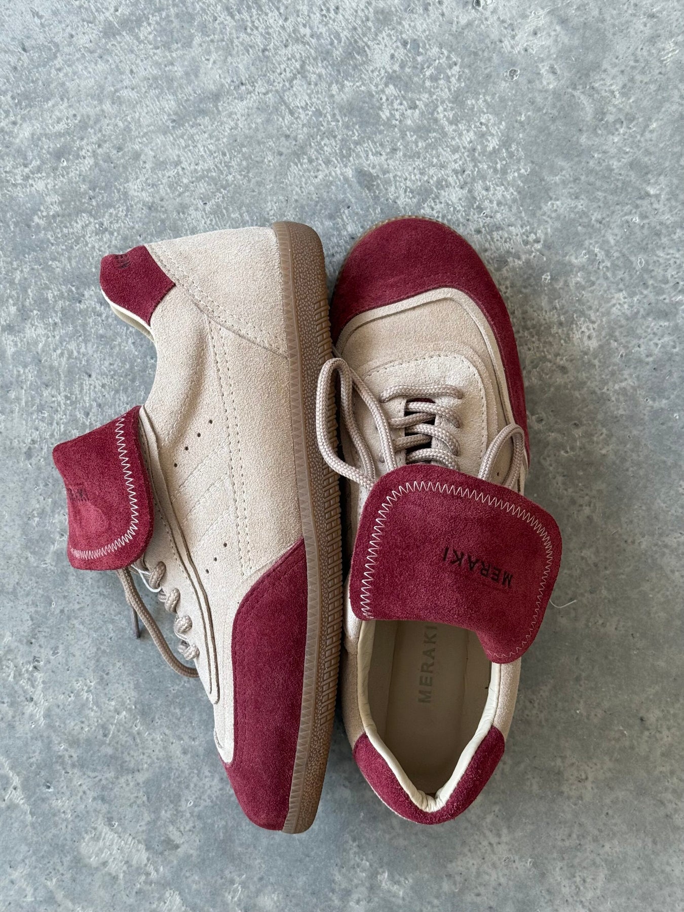 Sandstone wavy sneakers