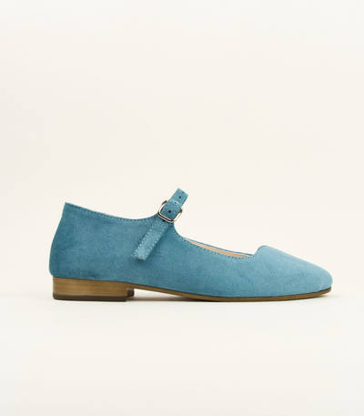 Uranian blue mary janes with wavy cut