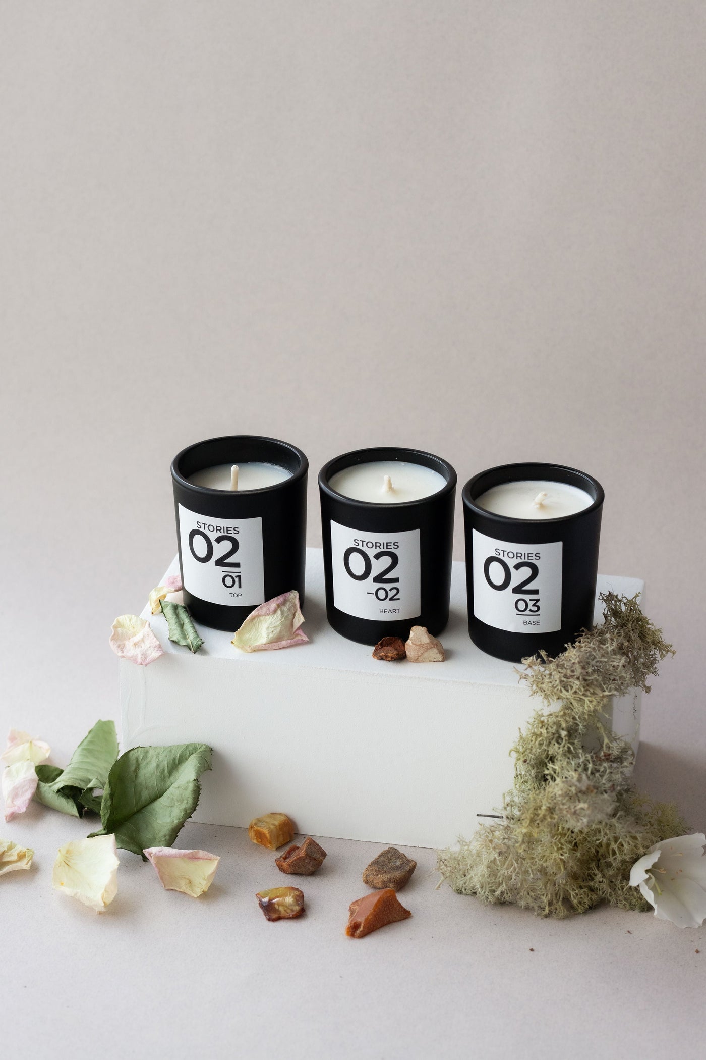STORIES Nº.02 BOUGIE PARFUMÉE, PERFUMED CANDLE TRIO PLUS REFILLS