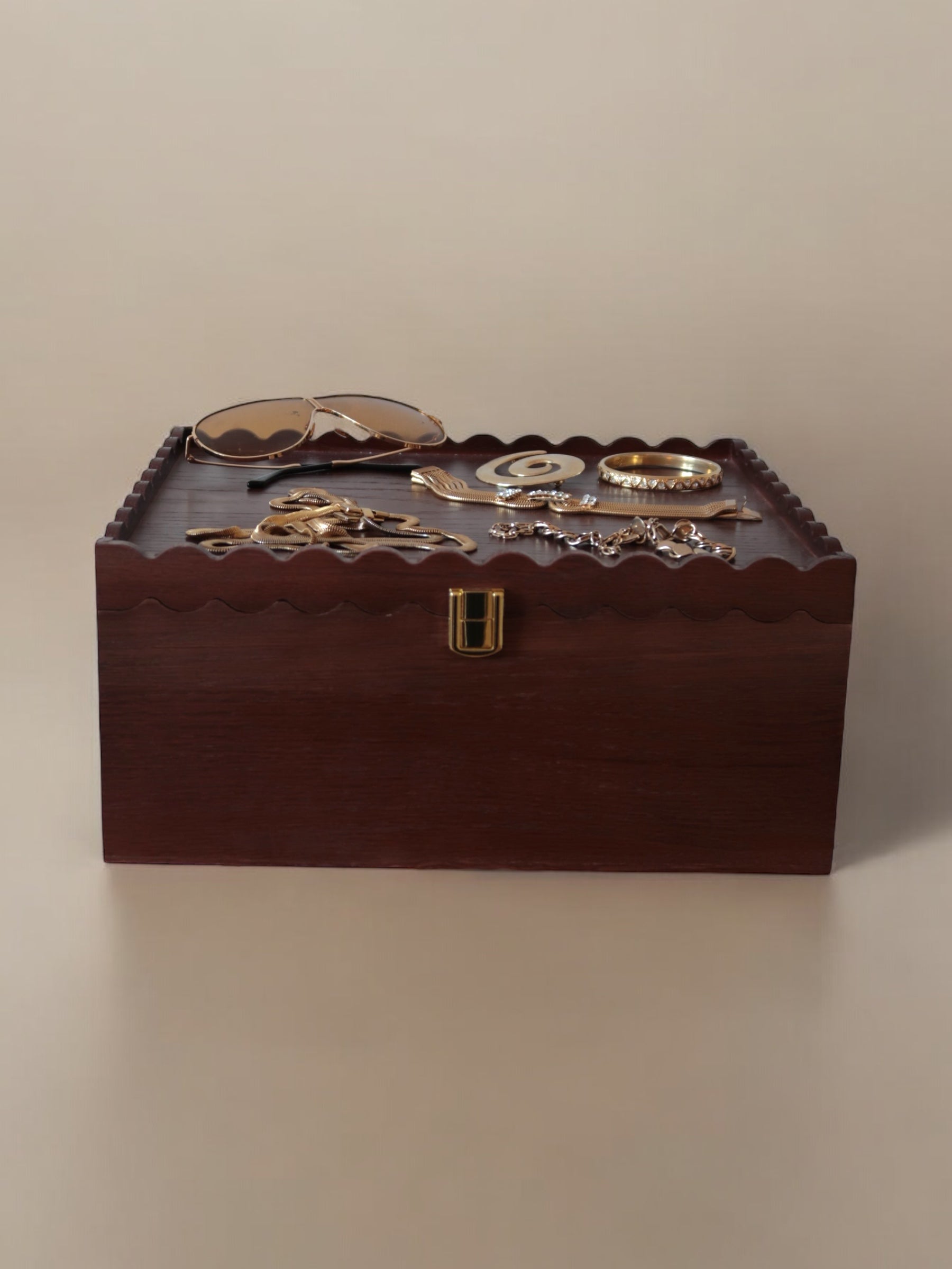 The 2-1 Keepsake Case