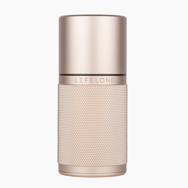 Rose-colored refillable luxury deodorant case from lifelongdeo. It has knurled details, logo in the middle and made of hardened anodised aluminium.