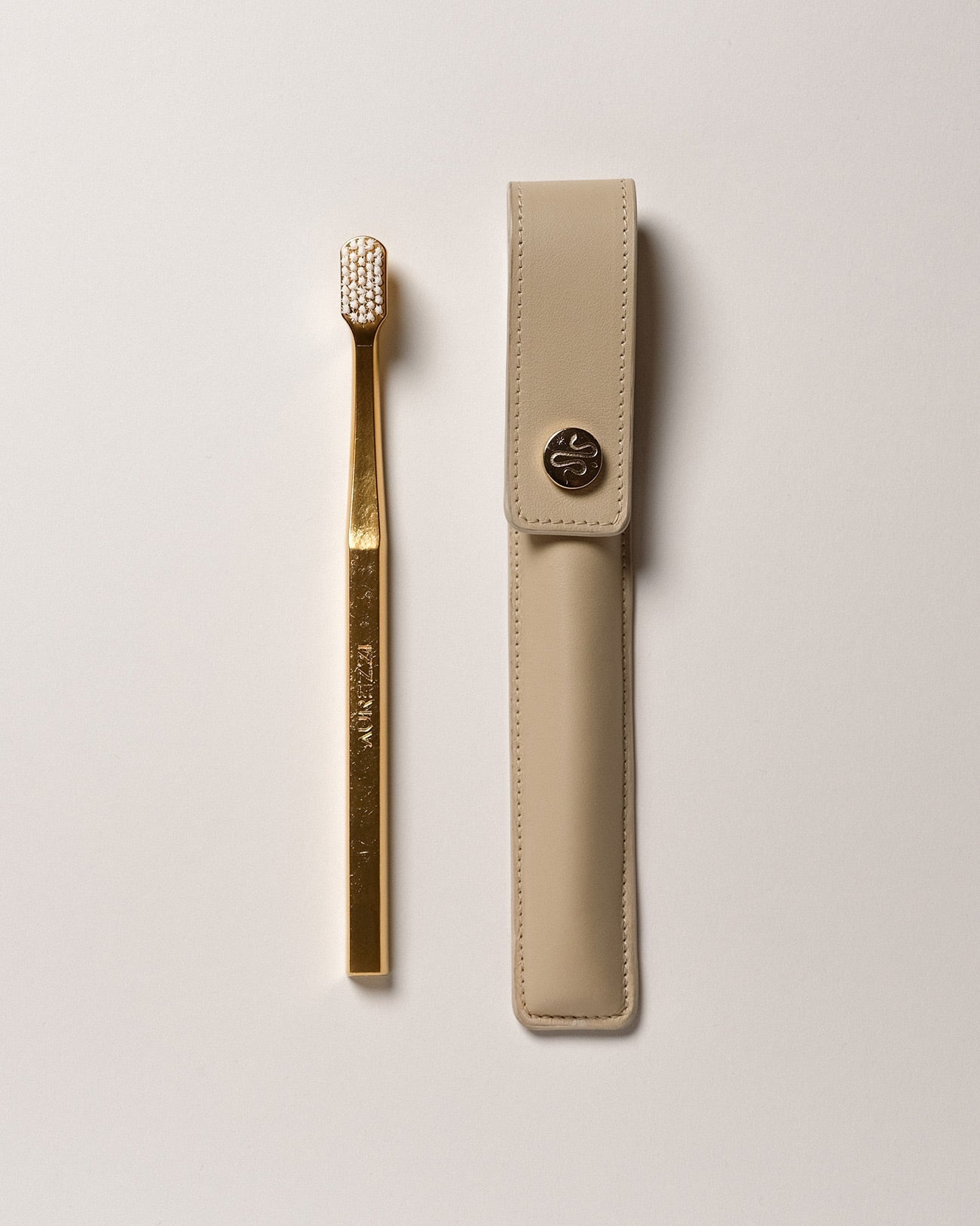 Kit - Leather Case Button/Beige & Toothbrush