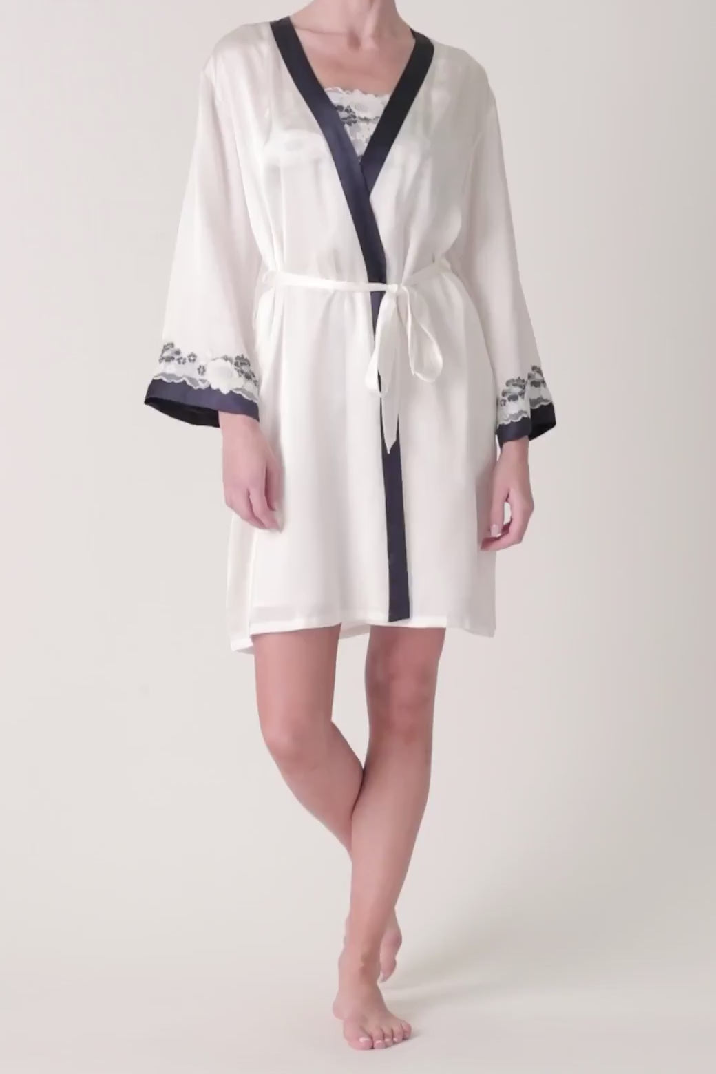 Marisa Charming Short Silk Kimono